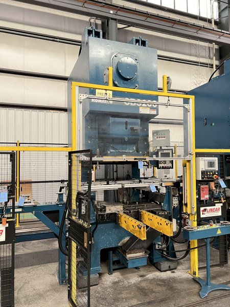 220 TON KOMATSU GAP FRAME PRESS