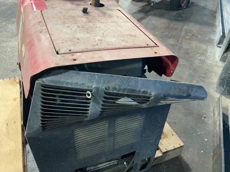 Lincoln Electric 225 Amps Welder - 225 Ranger