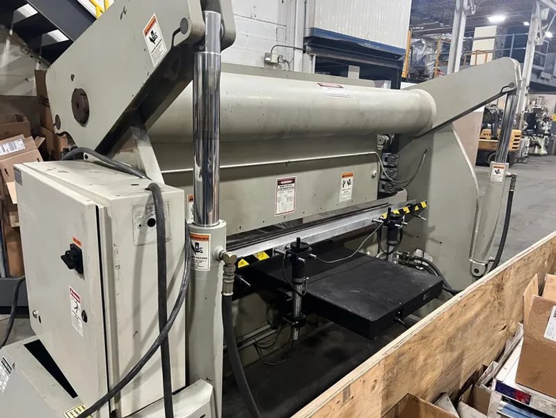 USED ACCURPRESS 130 TON X 10' HYDRAULIC CNC PRESS BRAKE MODEL 713010 Year: 2000