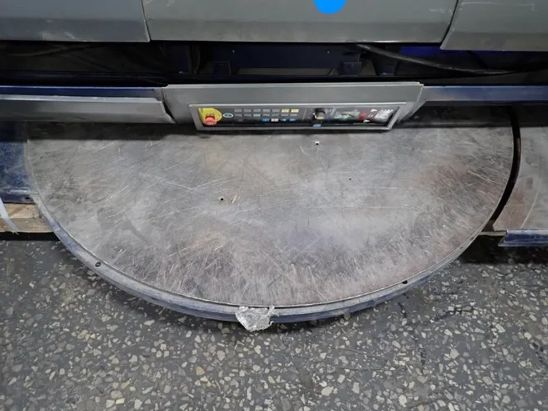 Lantech Turntable Stretch Wrapper - Q-3718