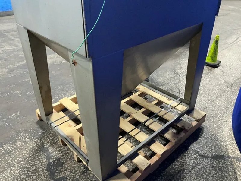 Trinco  28” X 38” Blast Cabinet - 48x36/bp