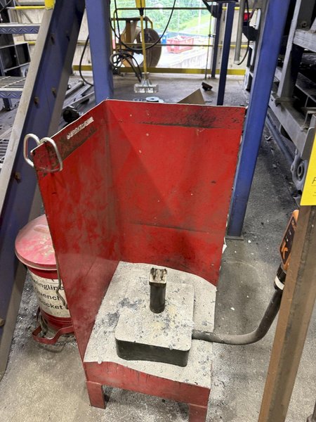 Electronite quicklab system with monitor and Heraeus Sensor Lab foundry with stands