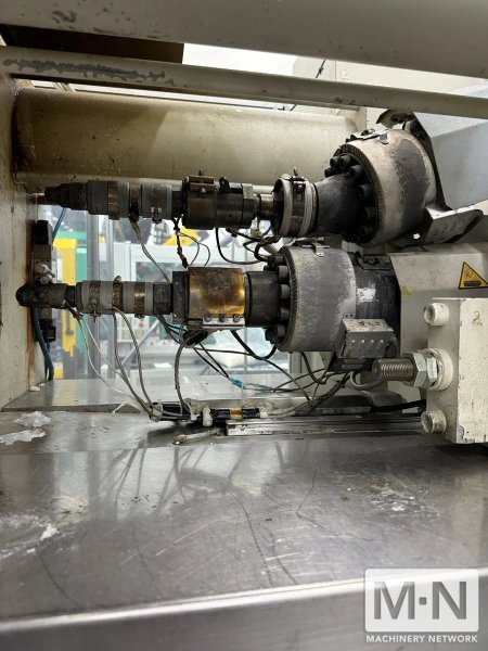 110 TON 3.2 / 2.4 OZ KRAUSS MAFFEI MODEL KM110-220-160 CZ 2-COLOR INJECTION MOLDING MACHINE MFG 2004