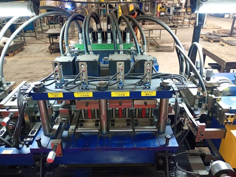 Xiamen MF1600T Roll Former, 2022 – Hydraulic Decoiler, CAD/CAM Integration, Multi‑Operation Tooling