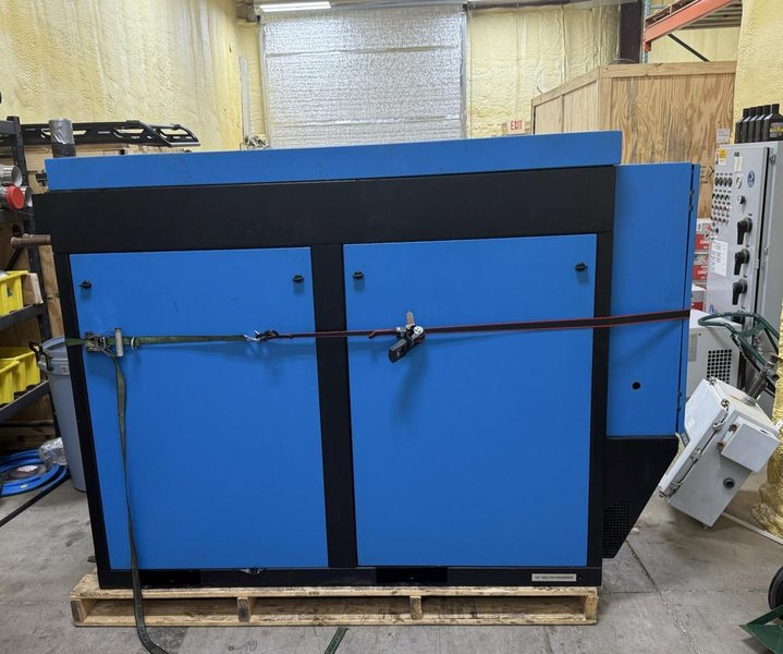 40 HP Kobelco KNW00-C/H Rotary Screw Air Compressor, 2011