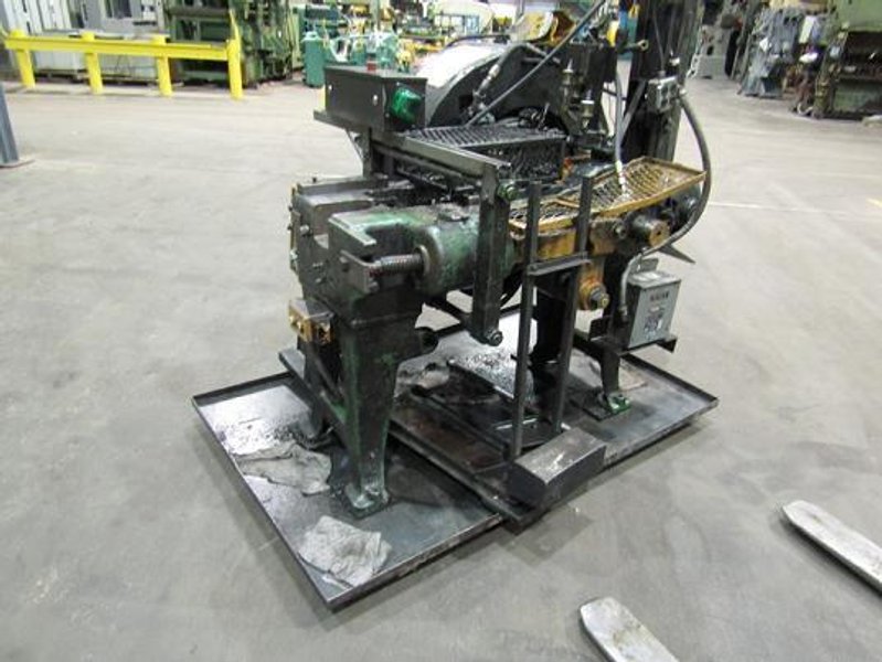 1/4" MANVILLE ROD HEADER