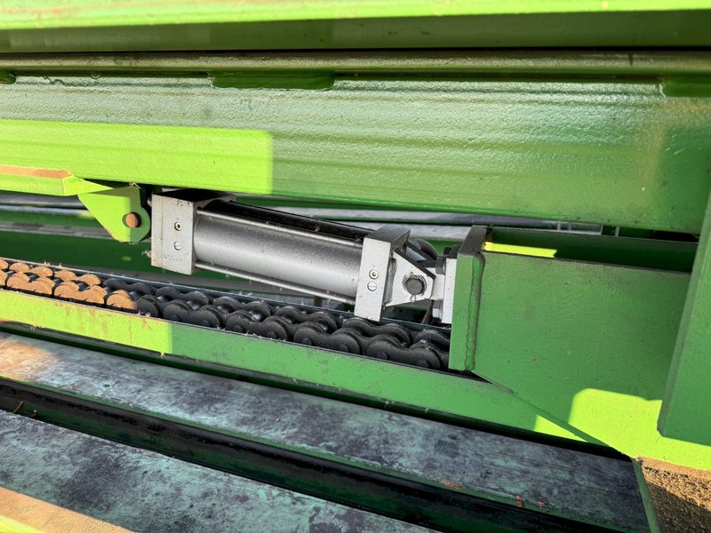 SIGNODE 20' HEAVY DUTY MATERIAL TRANSFER ARM. STOCK # 1008324