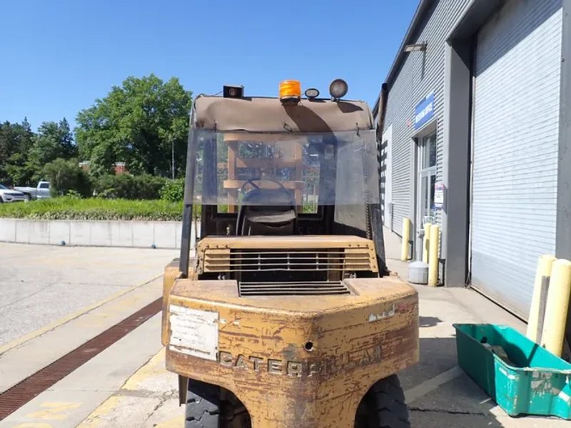 Caterpillar 8000 Lbs Forklift  - V8od