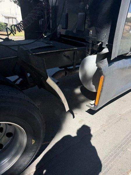 Kenworth T680 Sleeper Semi Truck, 2018