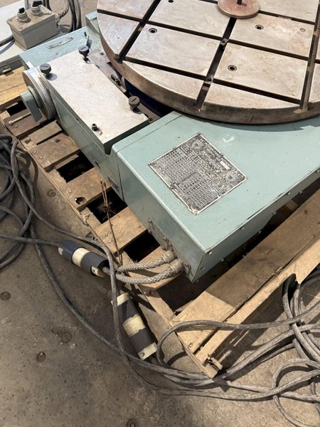 24" KNIGHT POWERED ROTARY TABLE. STOCK # 1216125