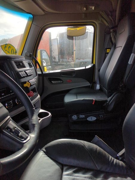 2023 Peterbilt 579 1XPBD49X6PD850494