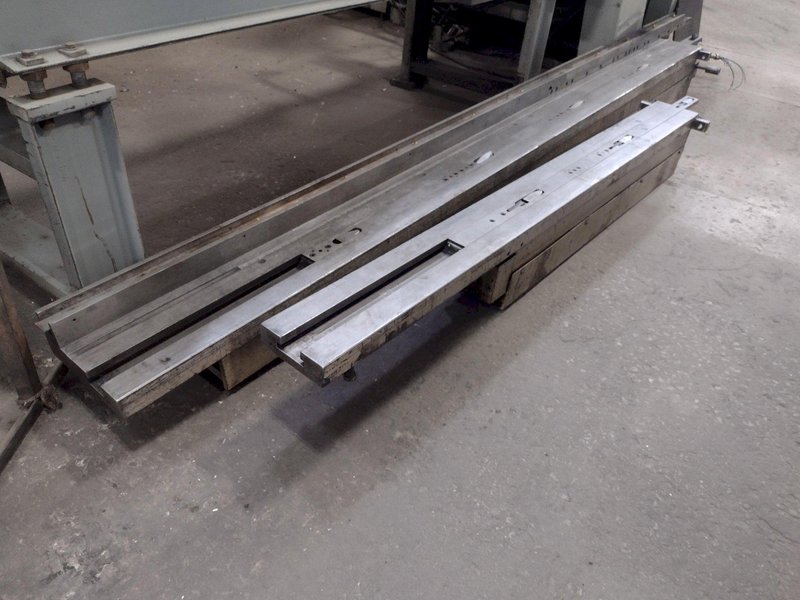 10' x 10 GAUGE CINCINNATI MODEL #1350 CNC HYDRAULIC POWER SQUARING SHEAR: STOCK 17233