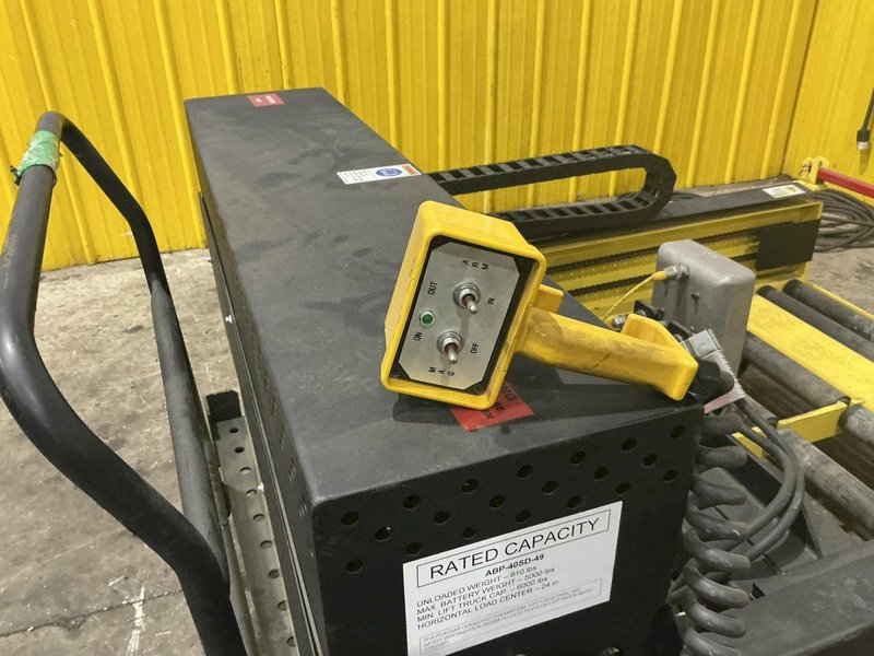 36V x 5,000 LBS MTC MODEL ABP-40SD-49 SIDE MOUNT ATTACH-A-PULLER BATTERY EXTRACTOR: YOBRO #26211