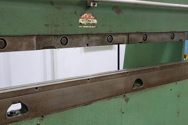 90 Ton x 10 FT. CHICAGO DREIS &amp; KRUMP MECH. PRESS BRAKE MODEL 810-L