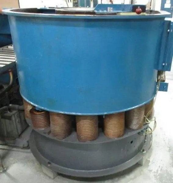 USED WALTHER TROWAL MODEL CD 400 8.83 CU. FT. VIBRATORY BOWL, Year 2004