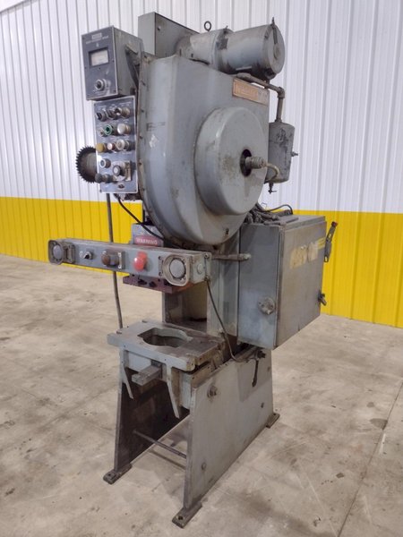 22 TON NIAGARA MODEL M22 OBI PUNCH PRESS, 2.5" STROKE: STOCK #20729