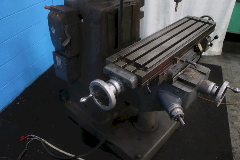 1-1/2 HP EXCELLO RAM TYPE VERTICAL MILL: STOCK #75094
