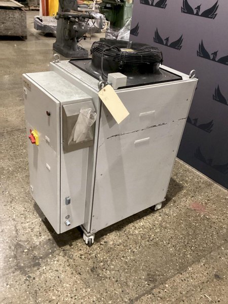 IPG PHOTONICS LC71. 01-A. 4. 5/6 Laser Chiller USED