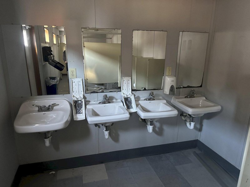 2008 MICHIANA MEN'S &amp; WOMEN'S PORTABLE BATHROOM TRAILER: STOCK #23097