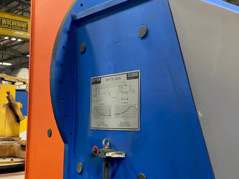 USED CLOOS HIGH PERFORMANCE DUAL STATION ROBOTIC WELDING CELL