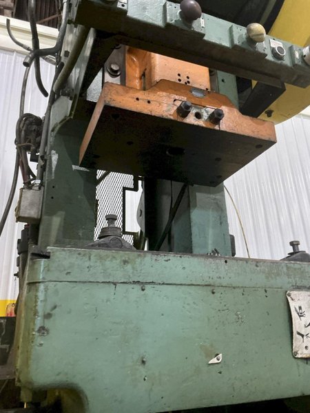 60 TON MINSTER MODEL #6F OBI STAMPING PRESS : YOBRO 26180