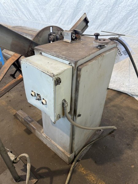 2500 LB X 12" AMERICAN MODEL 60 MOTORIZED UNCOILER. STOCK # 0883725