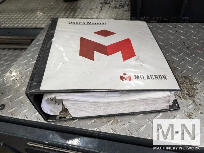 725 TON 140 OZ CINCINNATI MILACRON MODEL MS725 INJECTION MOLDING MACHINE MFG 2015