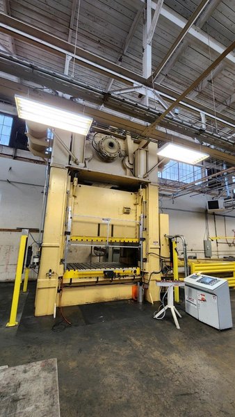 800 ton Niagara Model# SE2-800-96-60, Straight Side Mechanical Metal Stamping Press For Sale, Rebuilt 2020