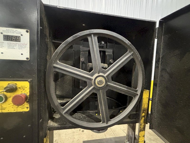 18" DAYTON MODEL #4TK02 VERTICAL BANDSAW W/ BLADE WELDER: YOBRO #23855