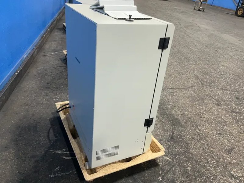 Lindberg/blue M 260° C Electric Gravity Oven - Go1350a-1