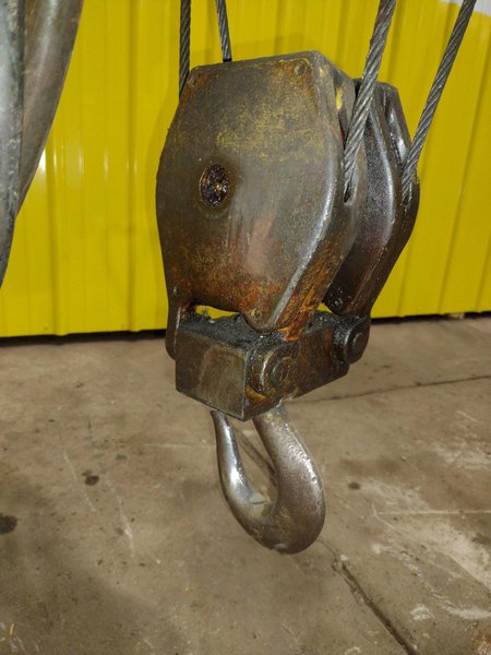 2 TON 4,000 LBS BOBCAT POWER CABLE HOIST WITH TROLLEY: STOCK #18938