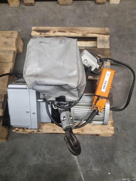 Delta - electric chain hoist 1000 kg