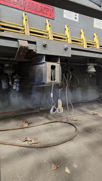 3/4″ x 12′ Cincinnati 6SE12 Hydraulic Shear, 1982 – Front Arms, Backgauge, 25′ Sheet Support Rollers