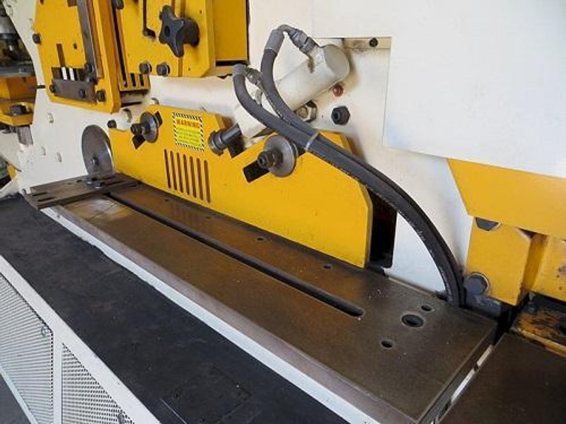 165 TON GEKA MODEL HYDRACORP 165S HYDRAULIC IRONWORKER