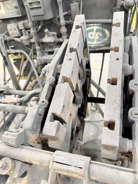 Dependable model 200sa shell core machine s/n 639 (no feed hopper)