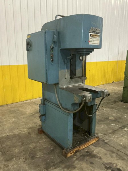 8 TON X 12" STROKE DENISON HYDRAULIC C-FRAME PRESS: YOBRO #26217