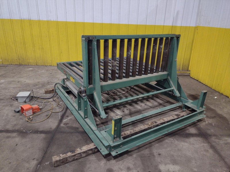 60" x 48" ROACH PNEUMATIC LIFT &amp; TILT UPENDER / TABLE WITH ROLLER CONVEYOR : YOBRO #24710