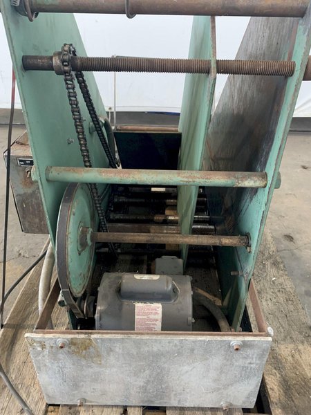 1,200 LB X 10" ROWE MODEL 810 COIL CRADLE. STOCK # 0469224.
