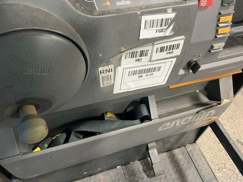 Crown 3000 Lbs Electric Order Picker - Sp3510-30