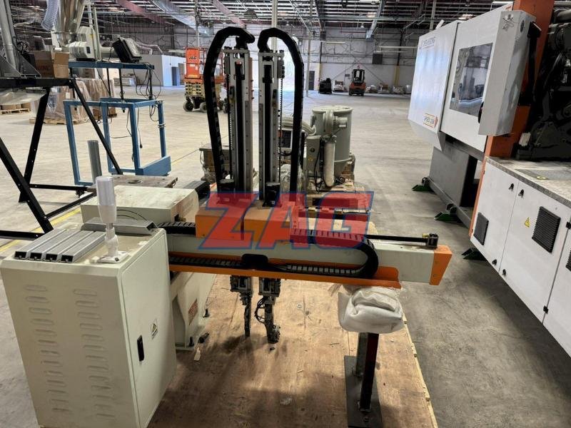 Chen Hsong Speed 258 Used Injection Molding Machine, 260 ton, Yr. 2019, 10 oz.