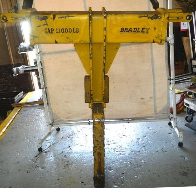 10,000 LB BRADLEY SPREADER BAR WITH C-HOOK. STOCK # 0788224.