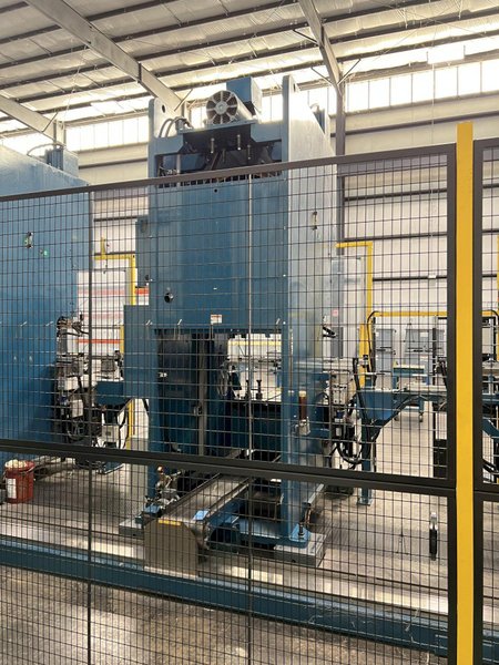 220 TON KOMATSU GAP FRAME PRESS