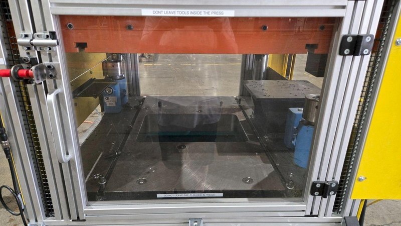 TOX PRESSOTECHNIK MAG 20 TON HYDRAULIC AIR PRESS, 2021