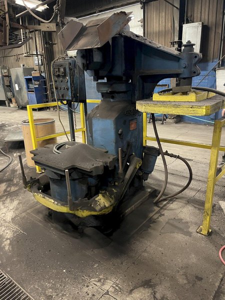 Osborn  model 716 rjwar molding machine with controls, s/n 19012-e