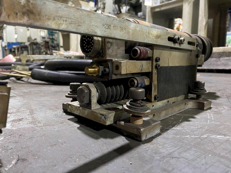 EMHART TUCKER LM240/310/K3100 Stud Welder Head USED
