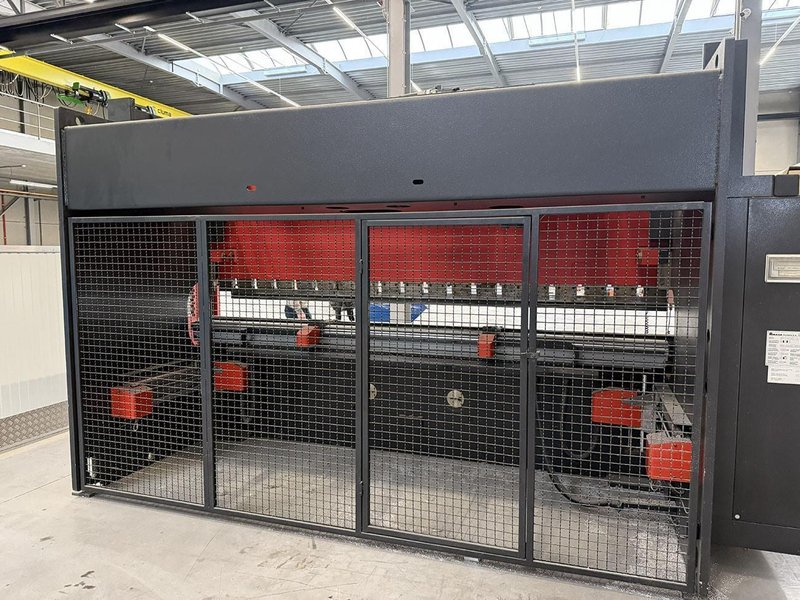 Amada - HFP 130 ton x 4100 mm CNC