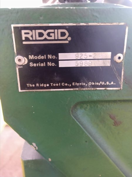 RIDGID 300 &amp; 925 PORTABLE PIPE GROOVER WITH TOOL BOX BENCH: STOCK #13035
