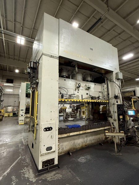 400-ton Komatsu Model# E2G-400 Used Straight Side Mechanical Stamping Press For Sale