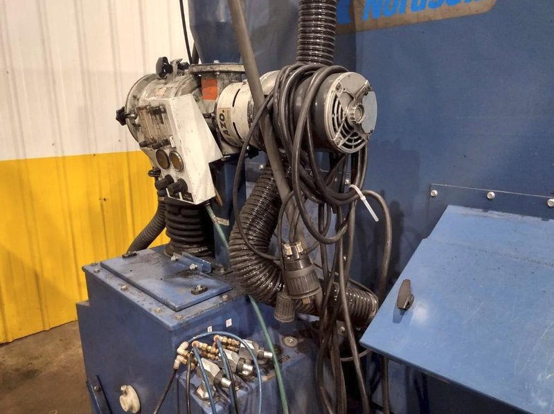 NORDSON POWDER COAT PAINT SYSTEM WITH FEEDER &amp; I-CONTROL. STOCK # 0985326