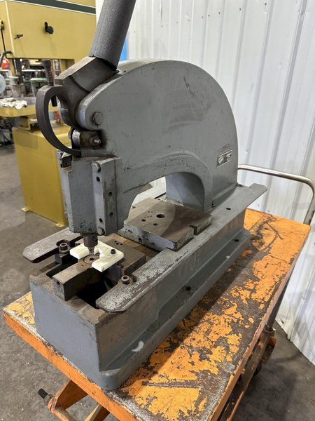 #2 DIACRO SINGLE END HAND PUNCH: STOCK #77076